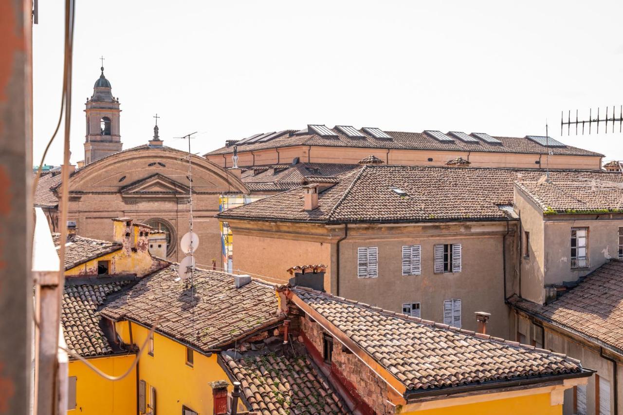 Dalla Bruna - Above The Roofs Of The Centre Modena Eksteriør bilde